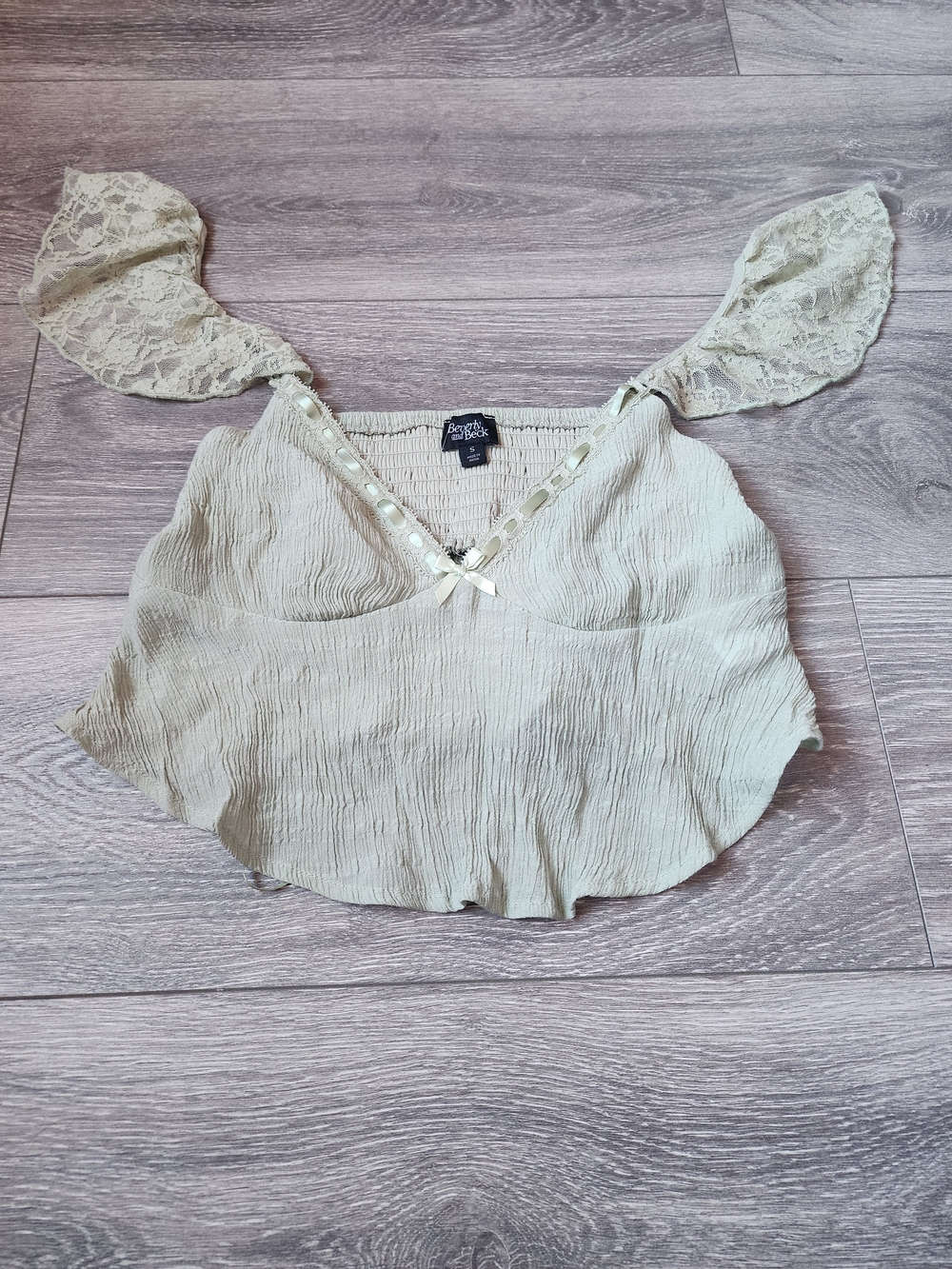 Light Sage Green Flowy Crop Top w Lace Flutter Sleeve & Ribbon Bow Accent Size S